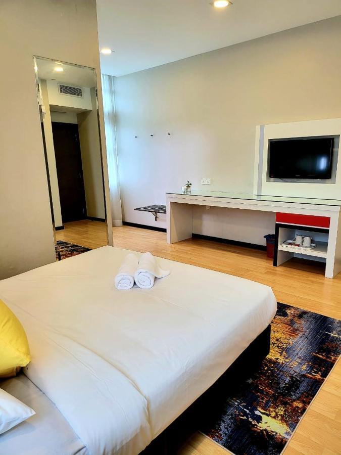 Lovita Hotel Kuantan Exterior photo